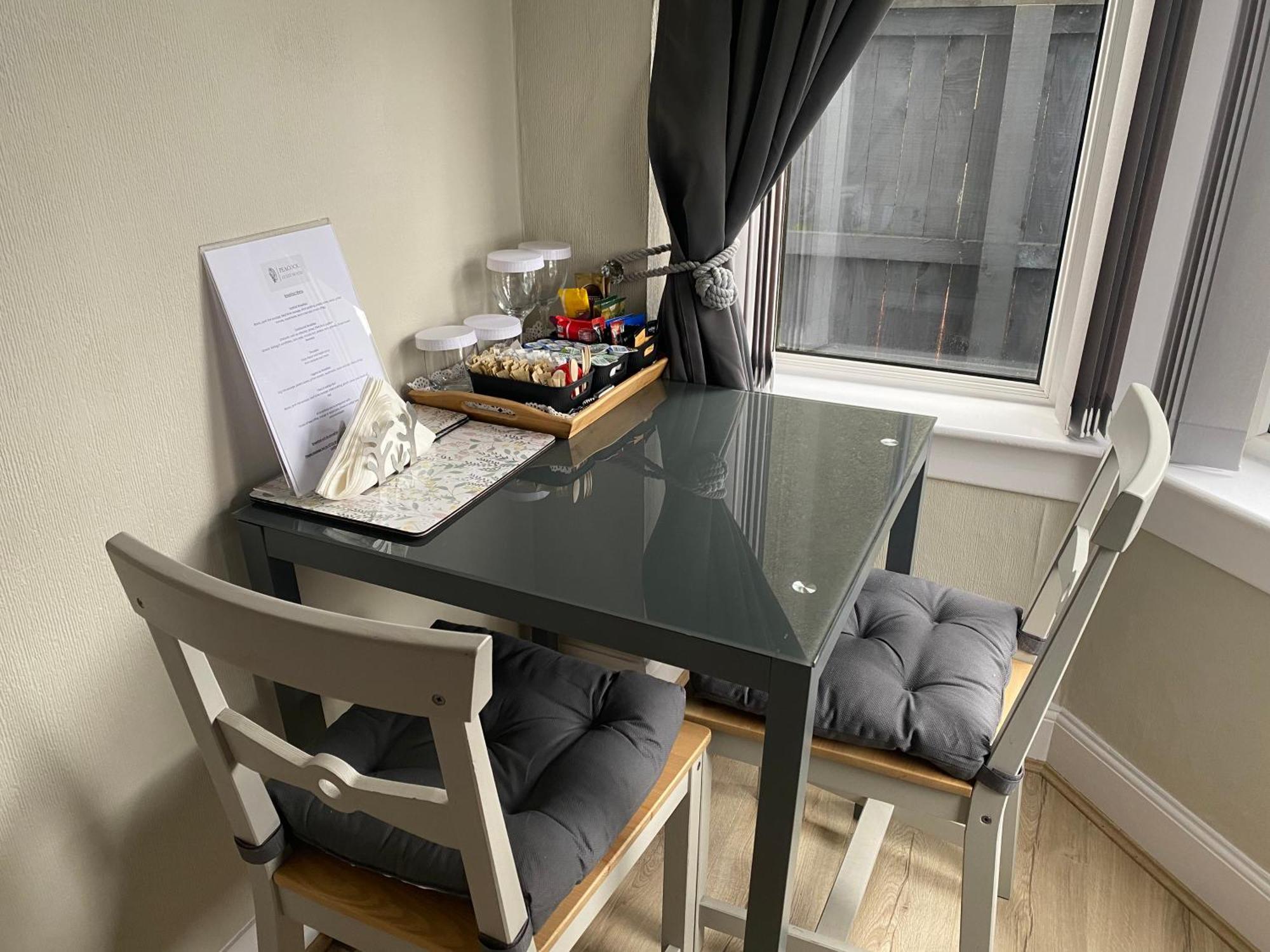 Peacock Guest House Ларгс Экстерьер фото